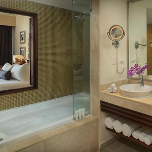 Preferred Club Premium Tropical view King Bed